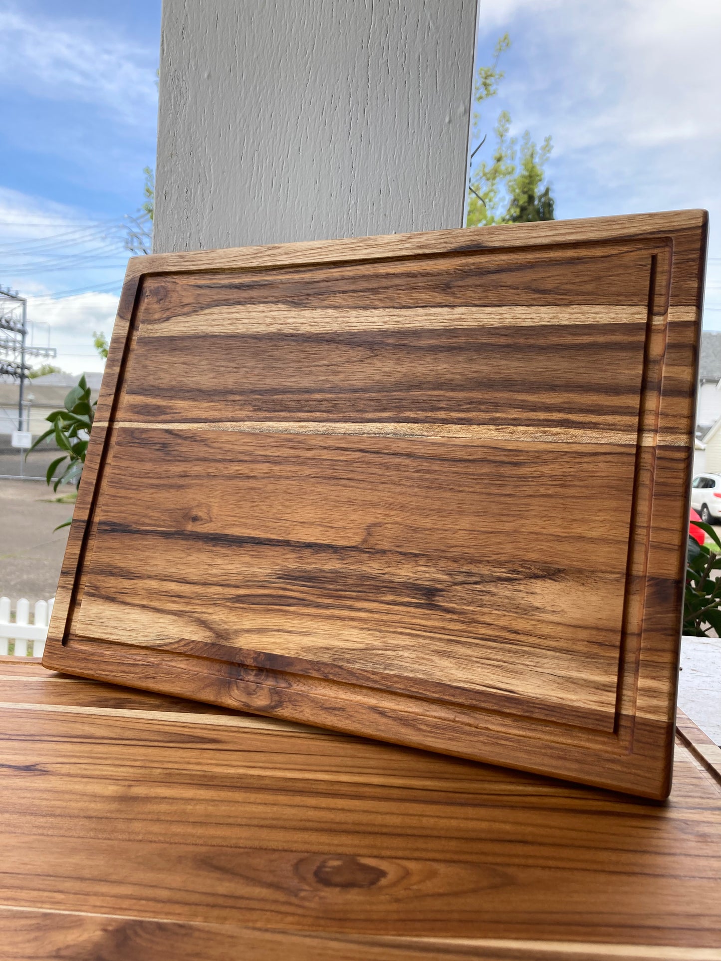 teak cutting boards, artisan wood cutting boards, handmade cutting boards oregon, 12"x16" teak cutting board, 16" teak cutting board, teak cutting board with juice groove